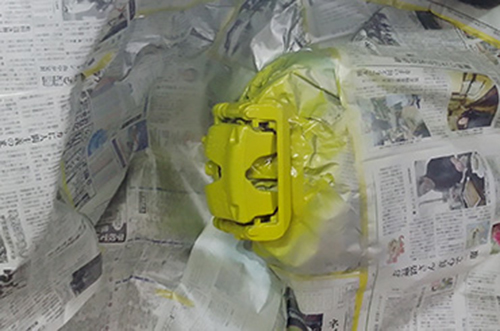 キャリパーの油分および清掃洗浄し