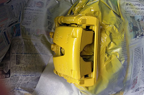 イタリアンイエローのキャリパーペイントを施工