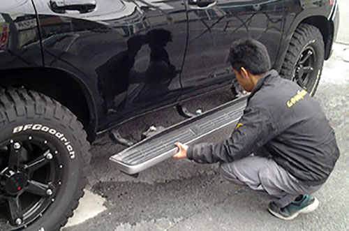 ランドクルーザープラドのサイドステップばらし