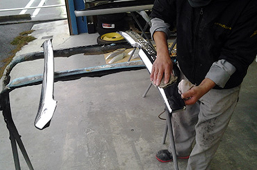 プラドリヤモールの塗装準備足付け作業