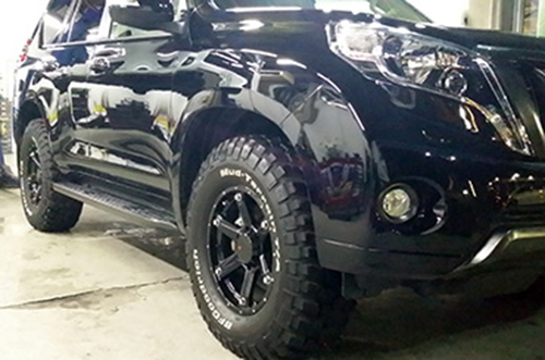 トヨタランドクルーザープラドマッドグレーブラックのカスタムペイント完了です。