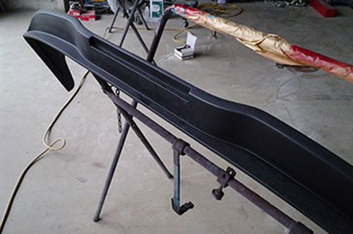 社外スポイラーのリヤストップランプを穴埋め