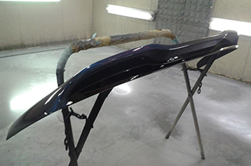 トランクスポイラー２色カラーの塗り分け完了