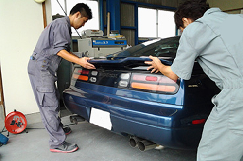 フェアレディＺへ完成トランクスポイラーを装着